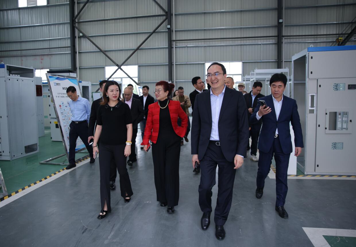 参观1.jpg
