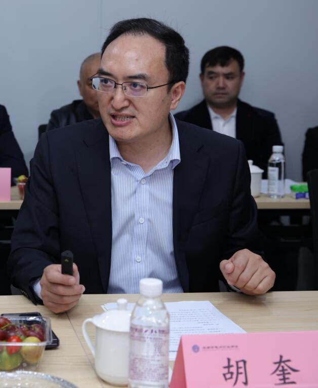 胡奎1.jpg